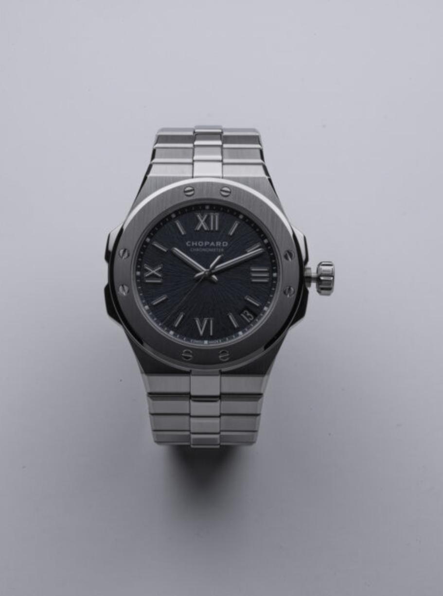 名表专柜一般都不给试戴,名表专卖店都买不到表