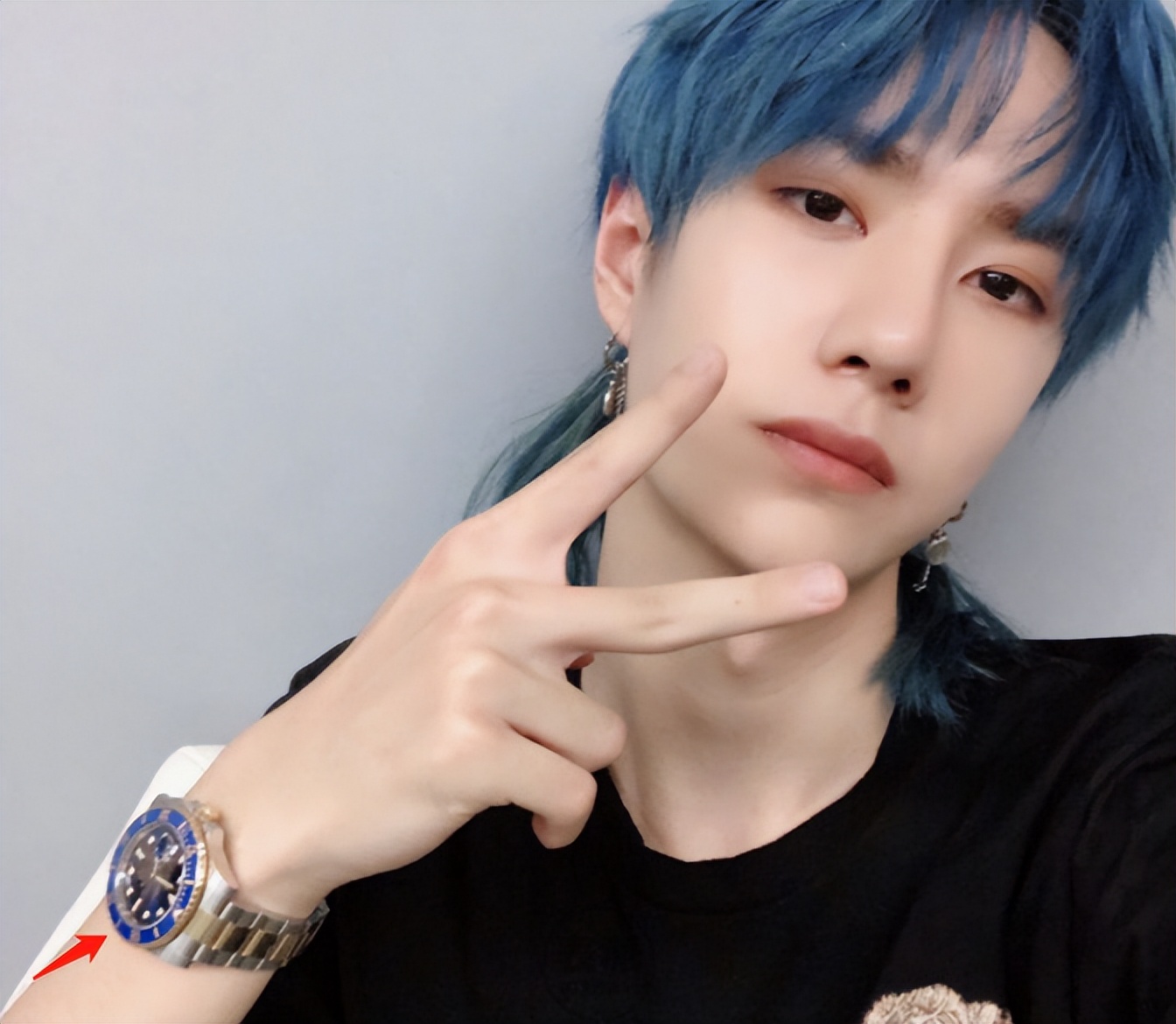 王一博卡西欧代言视频,王一博代言百达翡丽手表吗