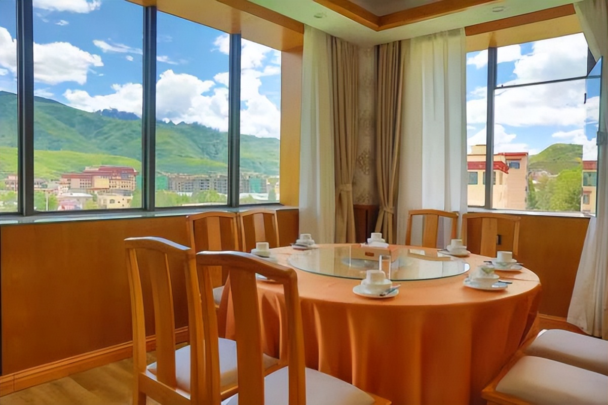 2022甘孜州热门酒店必住榜“香德尼玛温泉酒店”