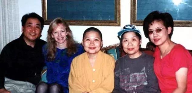 李娜出家跟韩红有关系吗,歌手李娜出家和韩红有关系吗