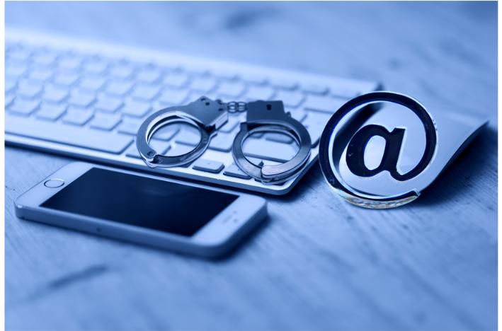 网购电信诈骗新骗术,一男子遭遇电信诈骗反赚1万元