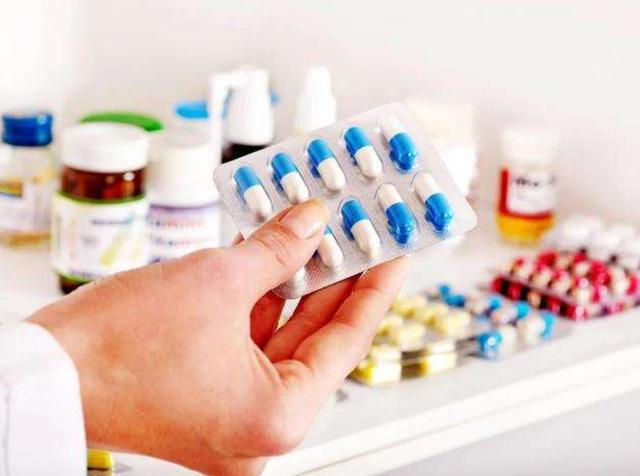 阿奇霉素不能随便吃，建议：服用阿奇霉素时，尽量避开3种药物