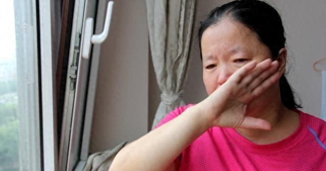 女子吃了20多次避孕药,女生第一次吃几粒避孕药