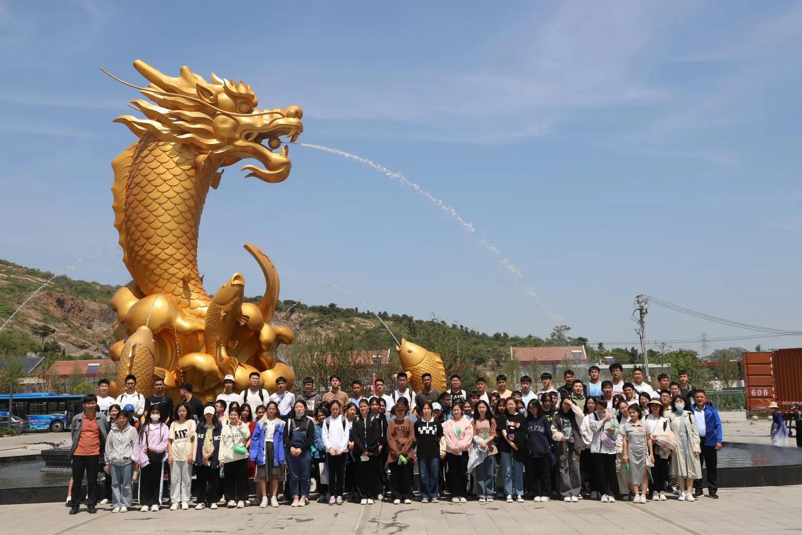 新学年第二学期No.243高三学生入校园心得体会布置完