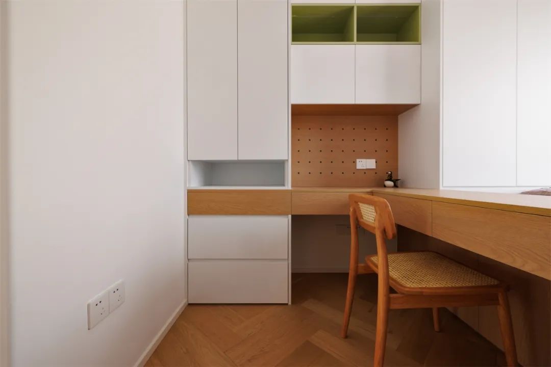 95后小夫妻二手房翻新,95后小夫妻返乡改造老房子