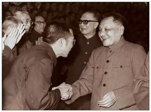 缅怀，*小平邓**逝世25周年！*小平邓**：我是中国人民的儿子