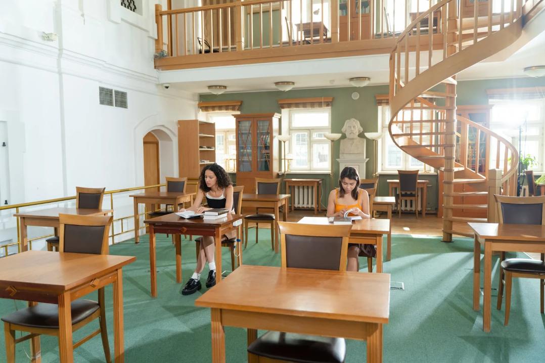 心理学:探讨身体动作经验对肢体动词语义加工的影响