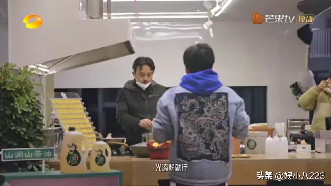 明星扎堆在农村开店，日赚一万，农村钱比城市好赚？