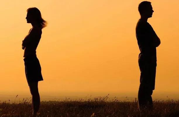 老婆很情绪化一点小事就生气,老婆强势极端情绪化