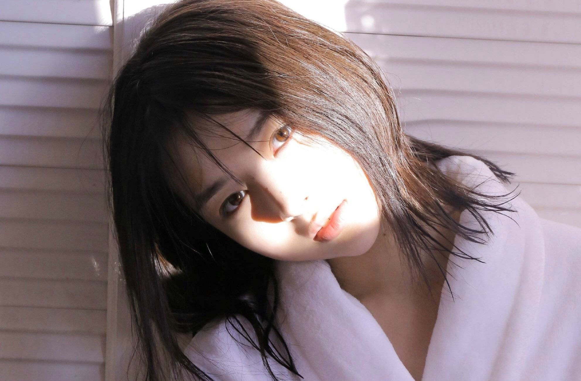 陌生女孩聊天怎么开展话题,和陌生女生聊天话题