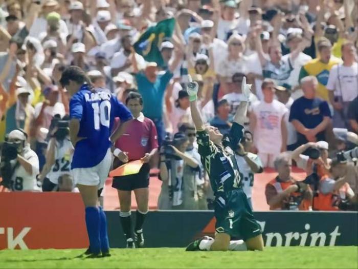 马拉多纳十大经典瞬间,巴乔马拉多纳多年后相聚看完泪目