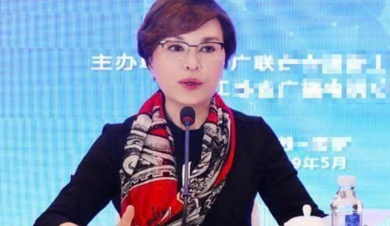 央视主播李瑞英儿子两次坠楼,央视主播李瑞英儿子坠楼后怎样了