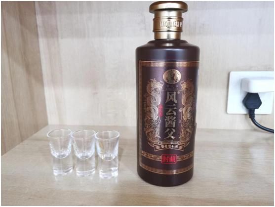 喝完酒见风就晕怎么回事,醉酒后睡醒还晕怎么办