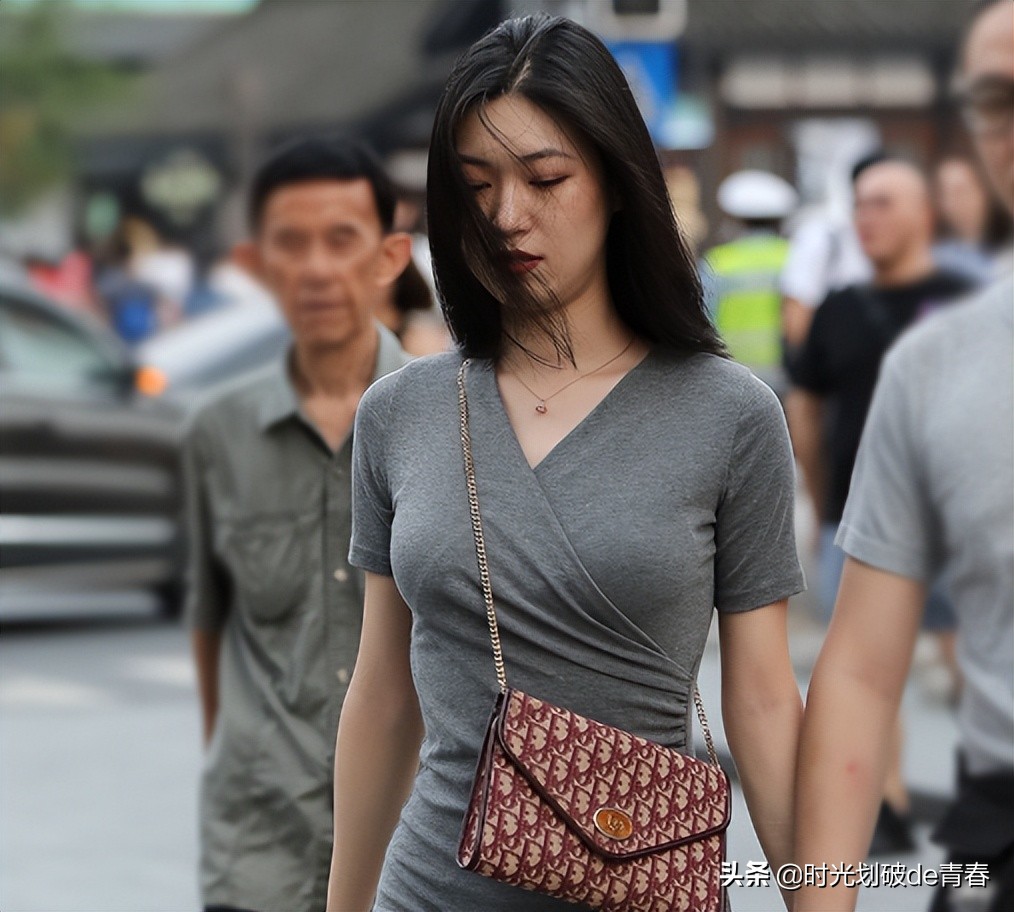 黑色连衣裙高级感显瘦酷酷风,无袖黑色连衣裙短款气质高级感