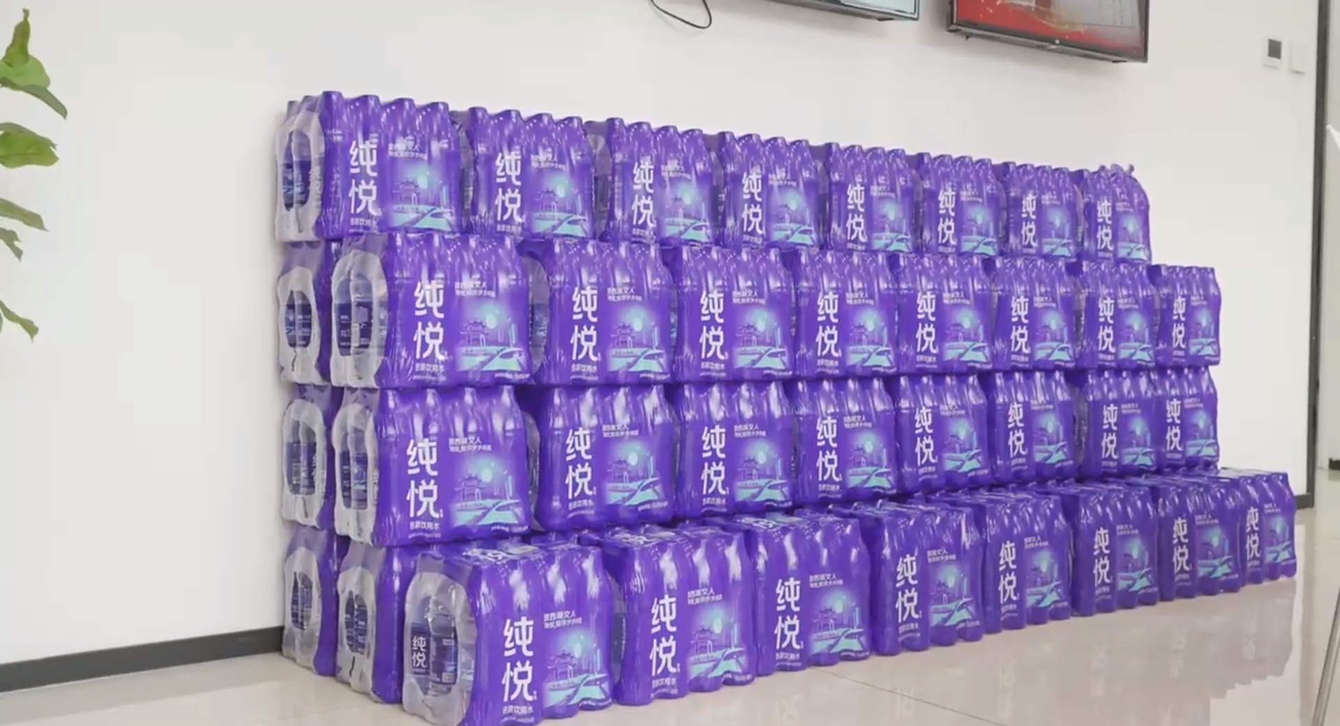 纯悦一瓶水有多重,纯悦一瓶