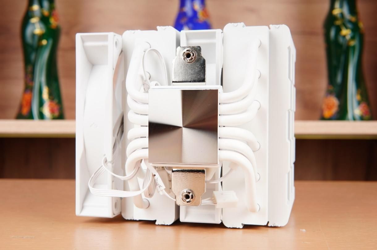 华硕追影机箱布局,华硕追影13代13700f主机