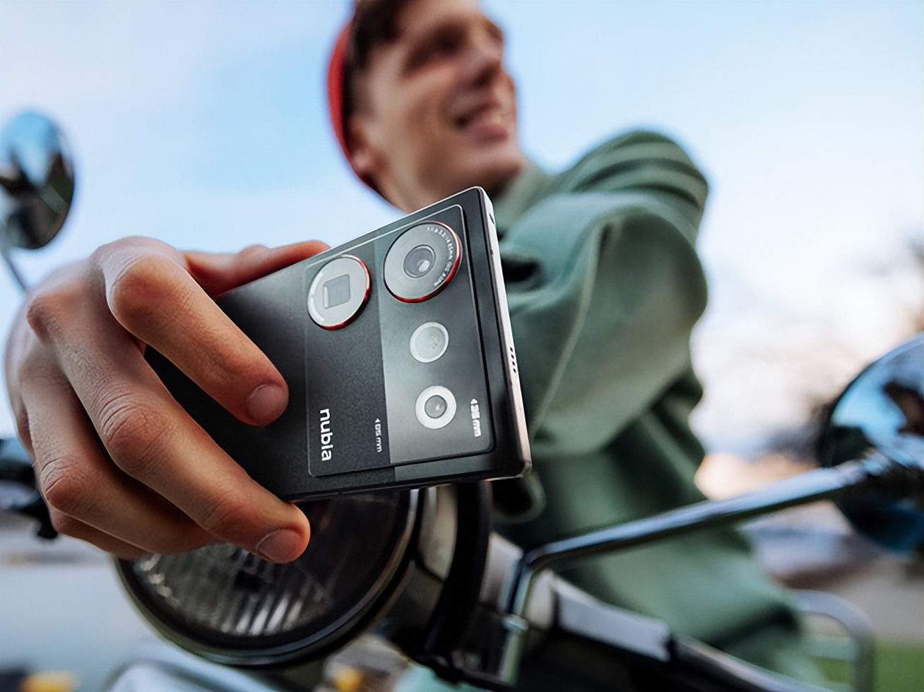 努比亚z50ultra和红魔8pro谁更好,努比亚z50ultra比红魔8pro便宜