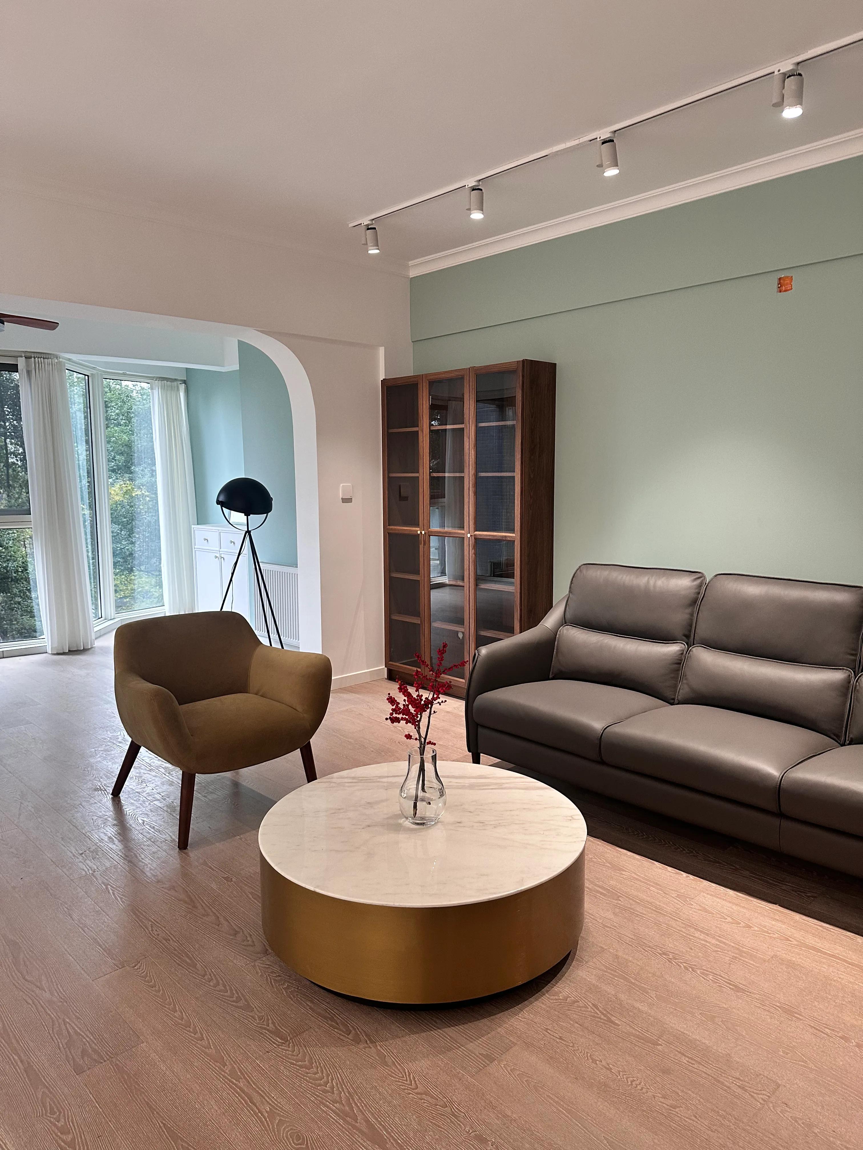 客厅阅读角书架,左转角书桌书架一体