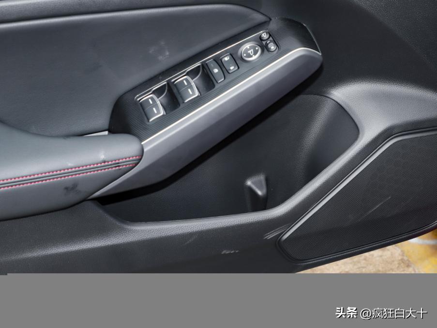 最新款思域后排空间怎么样,既要包裹又要舒适性选什么座椅