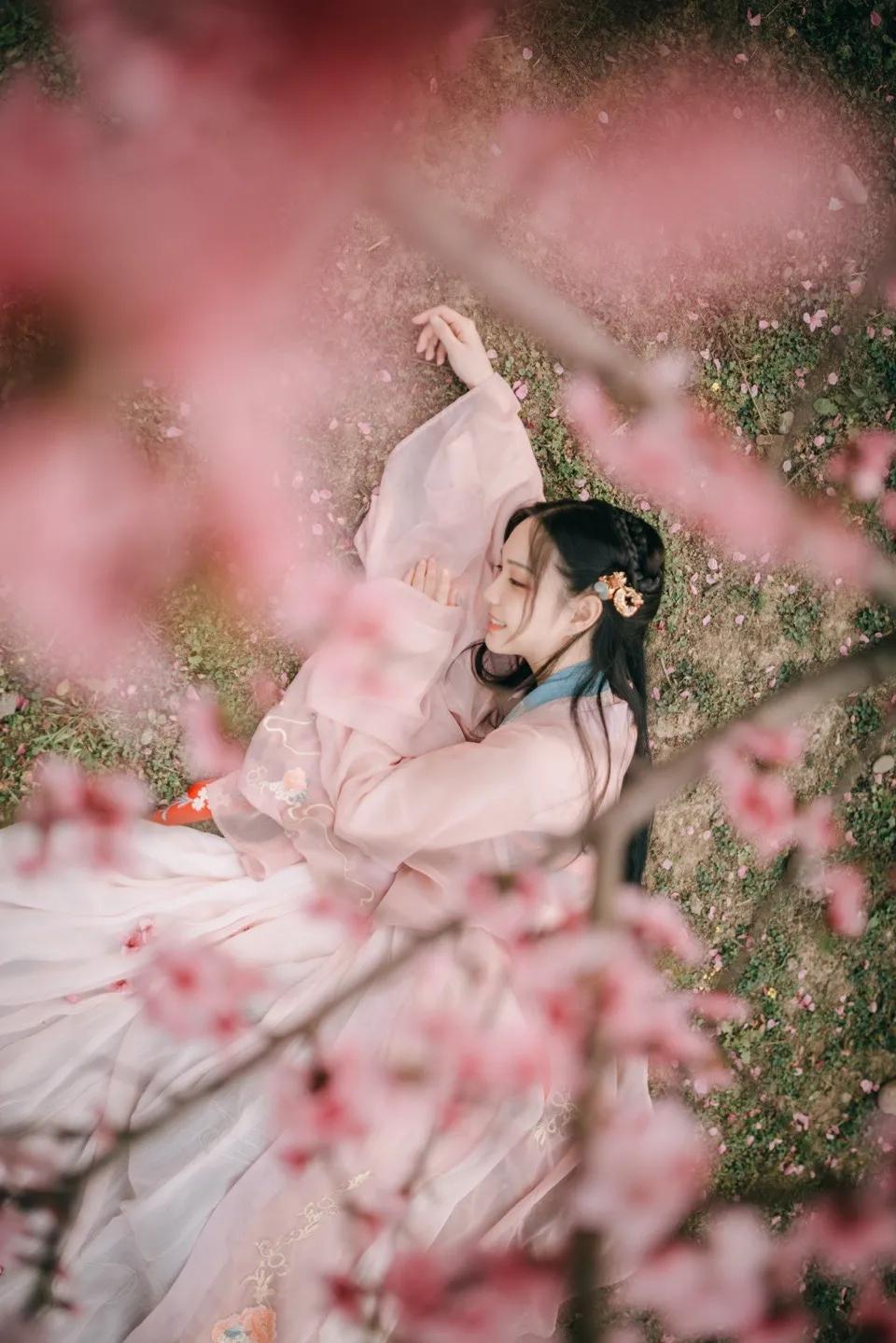 由来开头的诗词,由来这两个字怎么写立体