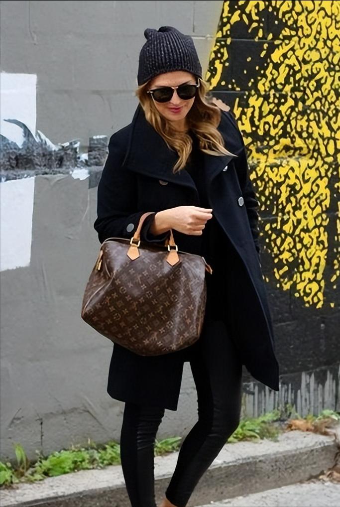 lvonthego包包中号值得入手,lv的victoire包包值得买吗