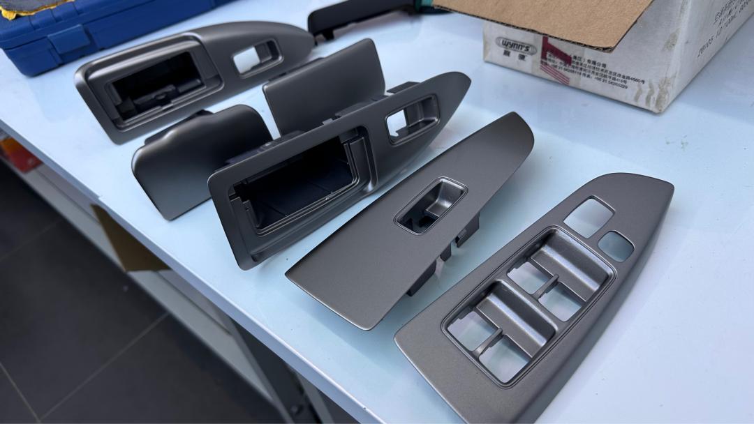 03年丰田霸道全车翻新多少钱,2004款丰田霸道拆车视频