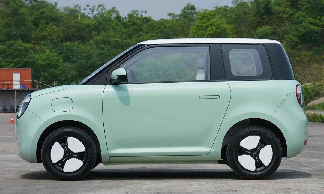 五菱宏光miniev和长安奔奔哪个好,长安lumin和五菱宏光miniev