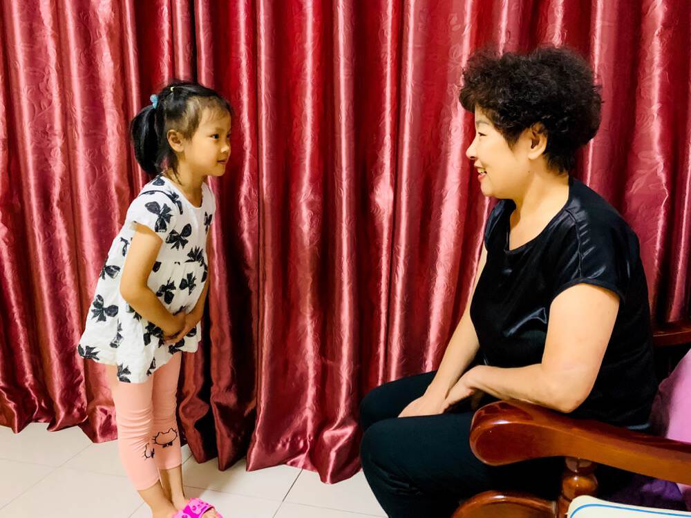 孩子不爱说话的解决方法,孩子不爱说话该怎么教育