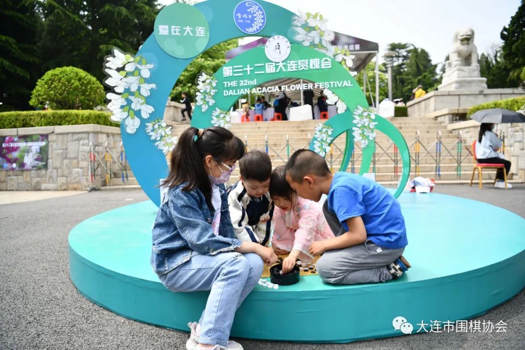 槐香四溢沁入八荒,槐香四溢