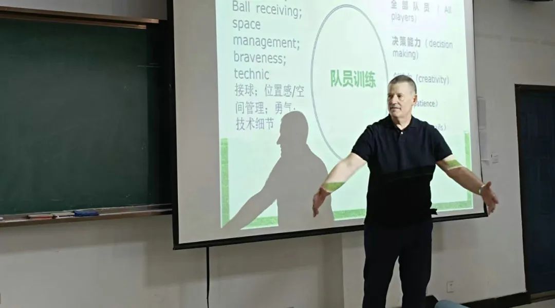 呼和浩特市赛罕区青少年足球培训,呼和浩特市足球成人培训