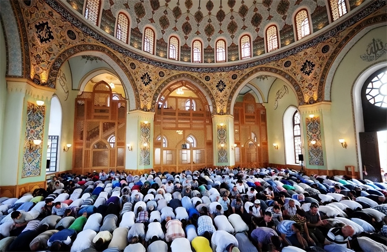 苏联解体后，阿塞拜疆重获独立，为何没有回归伊朗？