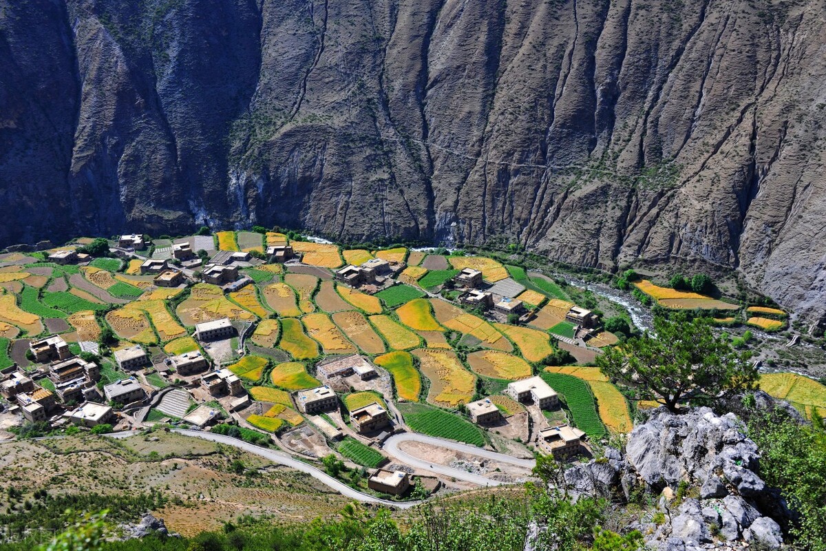 稻城亚丁真的好吗,稻城亚丁真的有这么好看吗