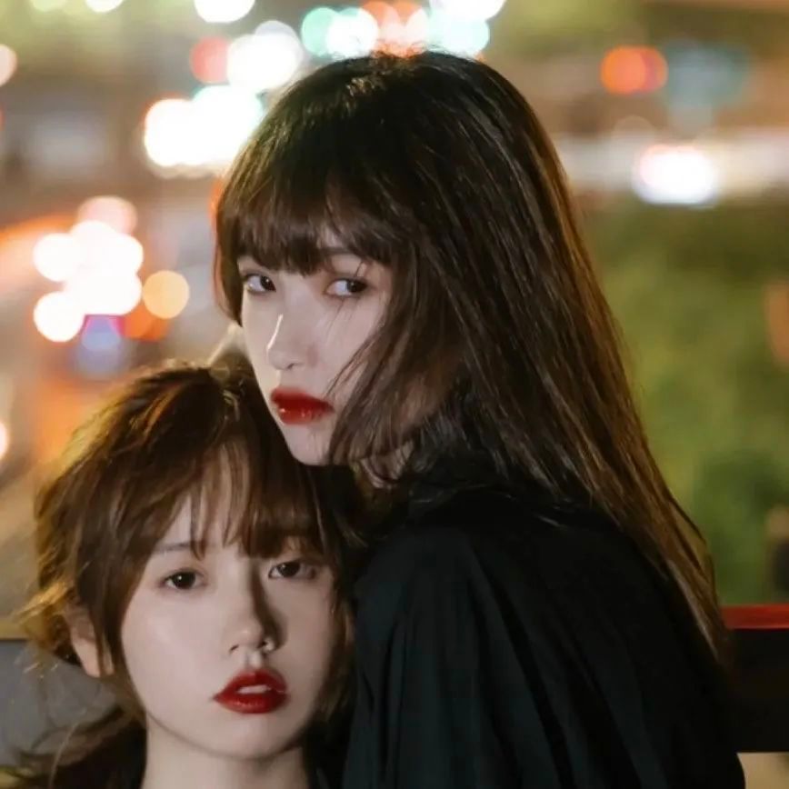 闺蜜头像一左一右真人可爱姐妹,情侣头像和闺蜜头像连在一起的