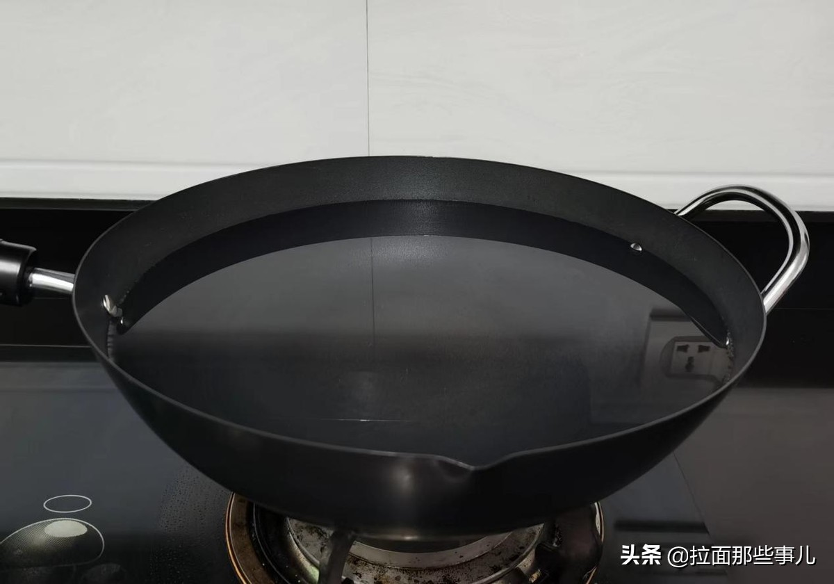 买铁锅是生铁好还是熟铁好,买生铁和熟铁锅怎么分辨