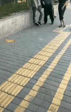 男子醉酒被女友踢,西安男子被踢裆后续