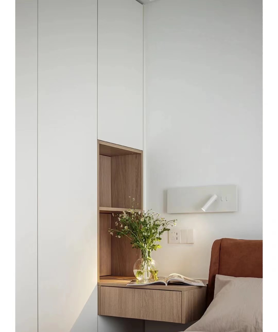 家装床头柜处理,床头柜挡衣柜门