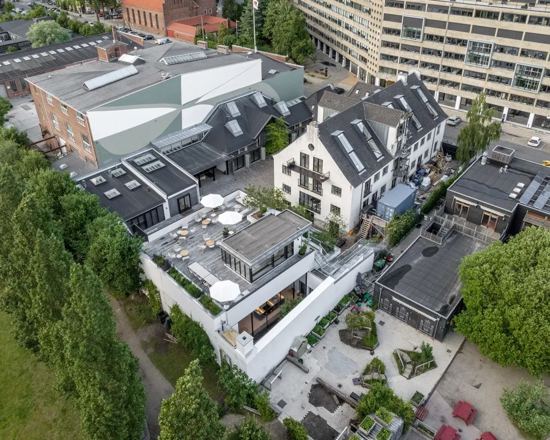 设计工作室车库改造,车库设计成图书馆