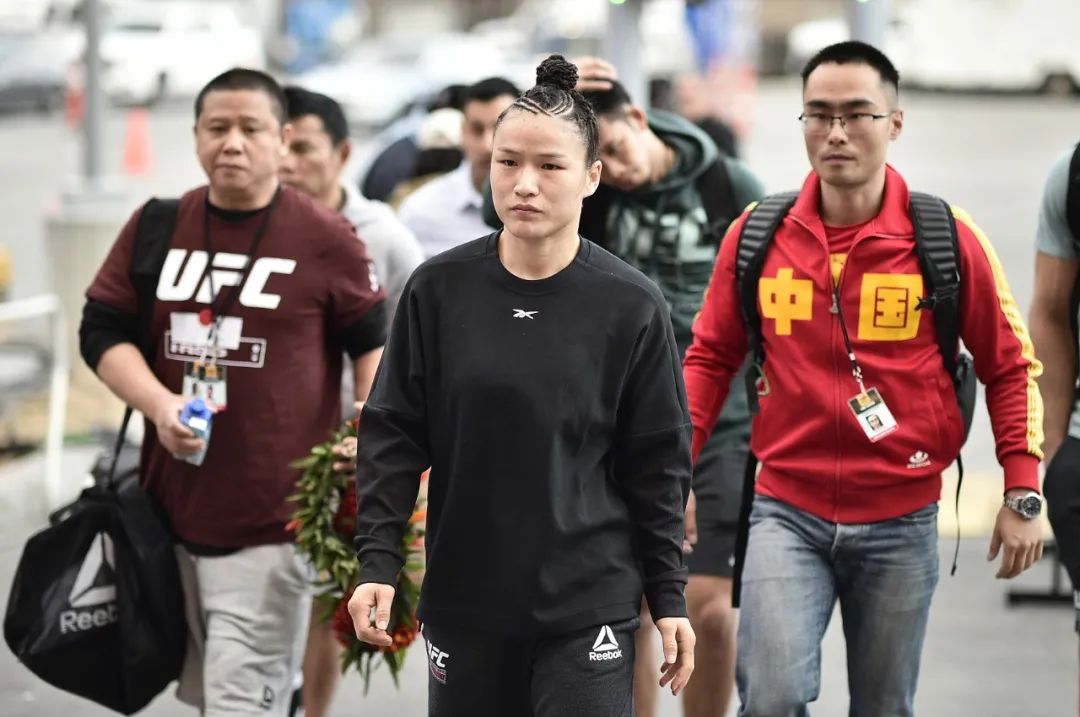 张伟丽失去金腰带,张伟丽失去昆仑决金腰带视频