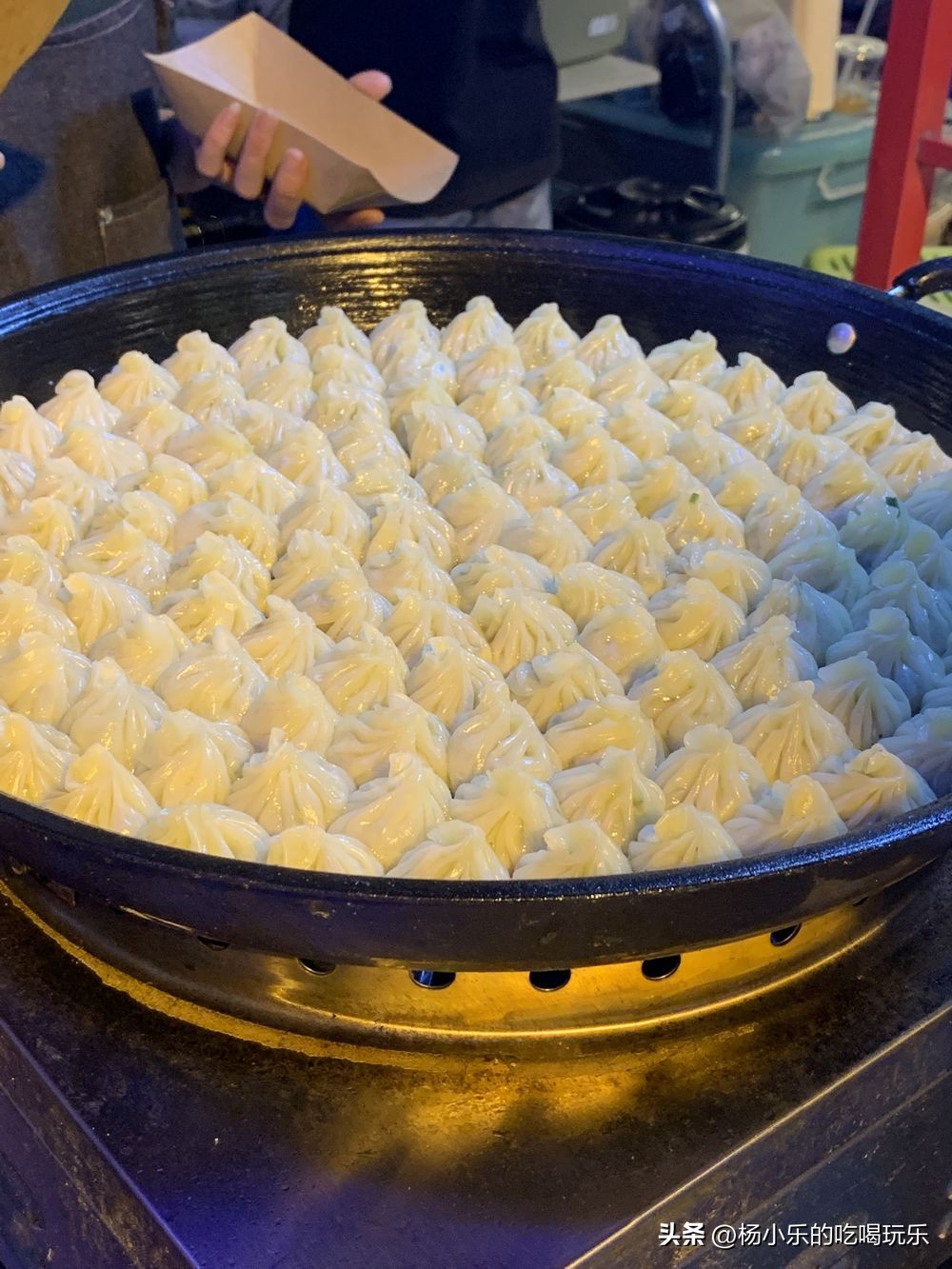 重庆民心佳园人山人海,重庆民心佳园夜市回归“顶流”