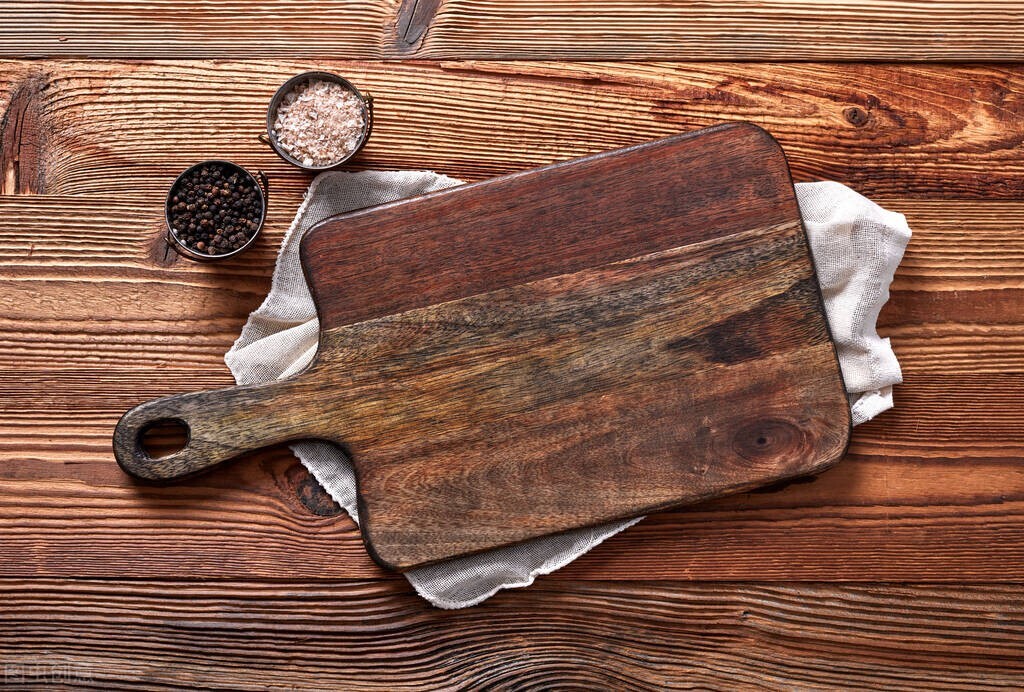 家用菜板的正确使用方法,常用菜板立起还是平放好