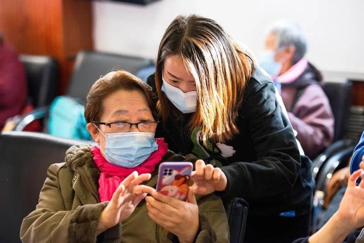 手机收到很多消息,手机收到这样的信息千万不要点