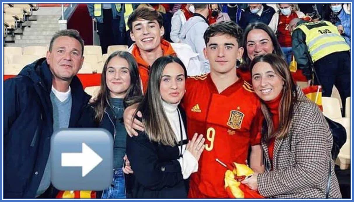 西班牙球星加维：“诸神黄昏”里刮起的“青春风暴”