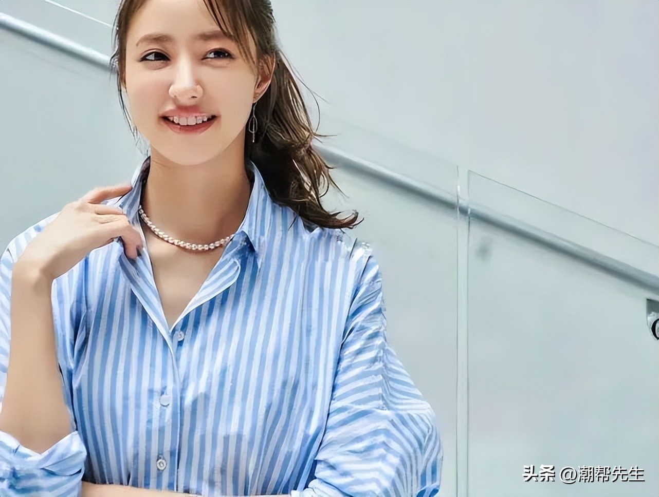 怎么戴珍珠显得不老气,穿什么衣服搭配珍珠更显高级