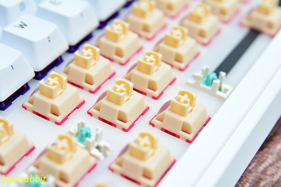 珂芝k75ttc烈焰紫,k75珂芝ttc快银轴是性能版吗