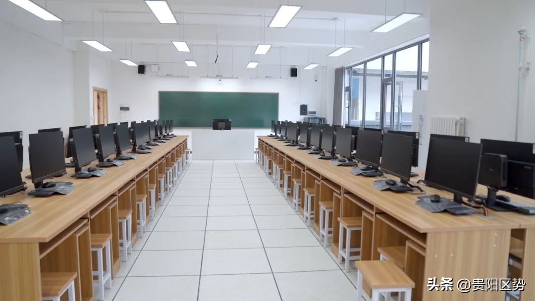 首都师范大学附属实验学校（南明区分校）开学，为公办学校