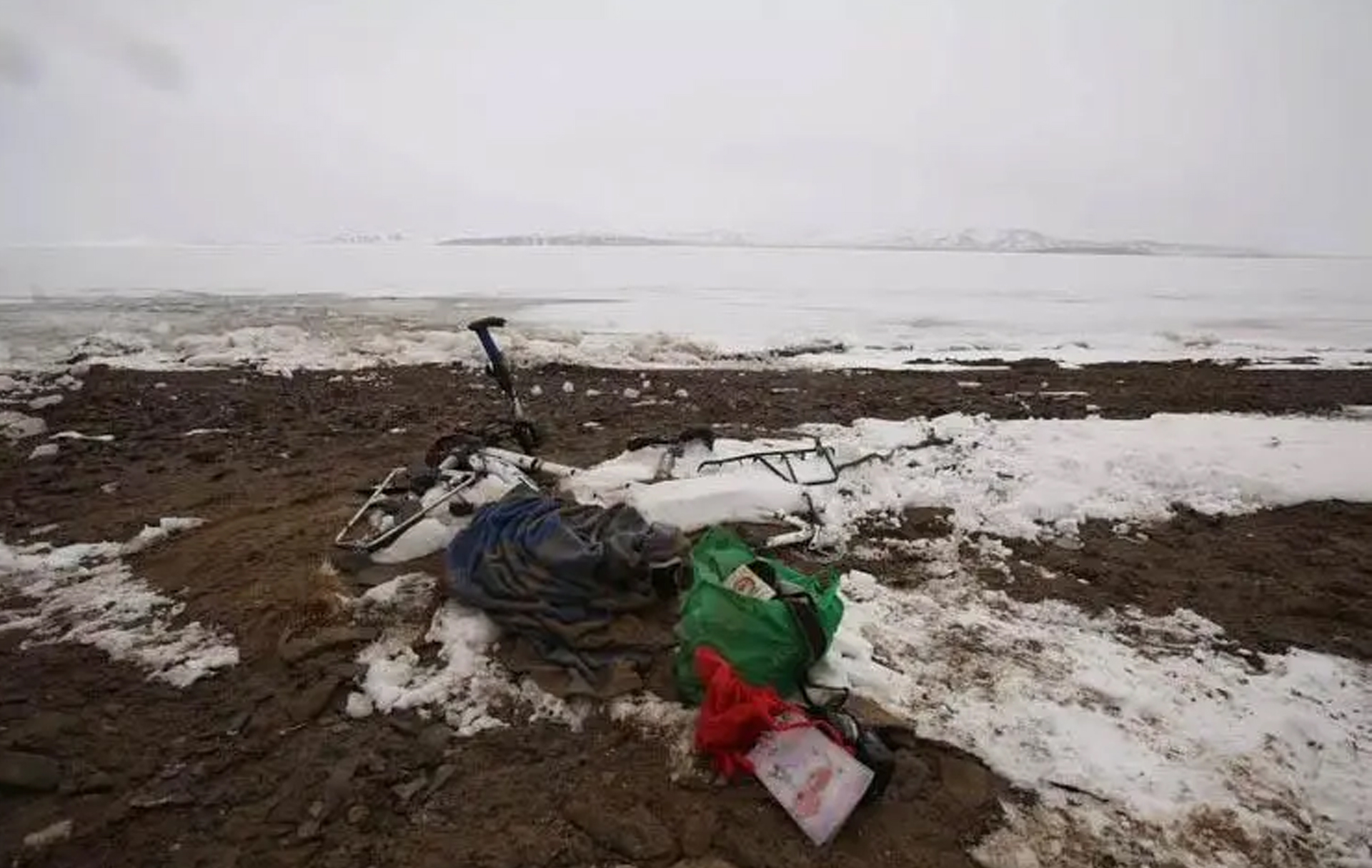 顶级探险家发现神秘洞穴,探险家的坟墓