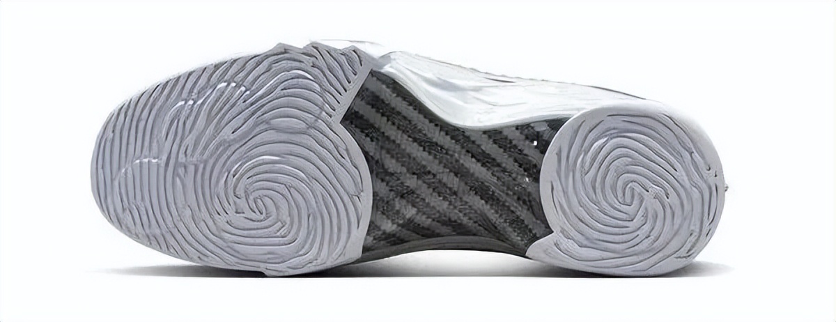 2023兔系氛围穿搭|盘点7个时尚品牌「兔年胶囊」，你喜欢哪一款？