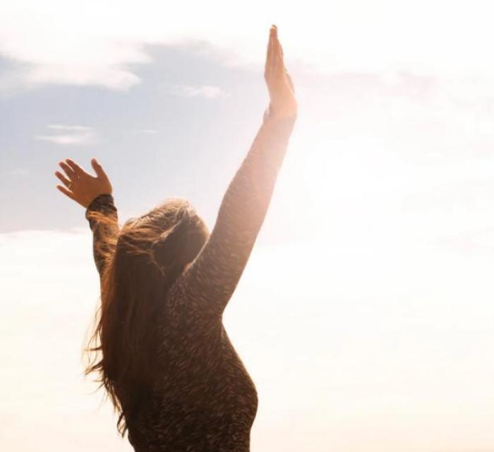 女人颧骨高杀夫不用刀真的吗,女人颧骨高杀夫不用刀上句是什么