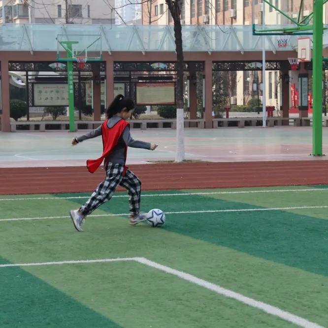 龙泉中心小学足球比赛,龙泉小学校长杯足球比赛