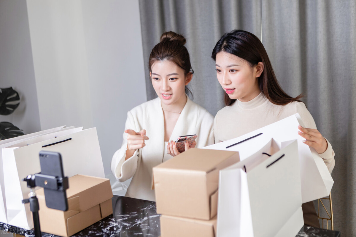 20万请明星代言,20万请明星带货只卖4000